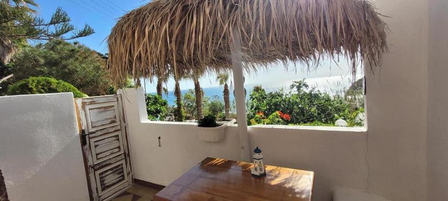 Moschatos Beach House Kamari  Exterior photo